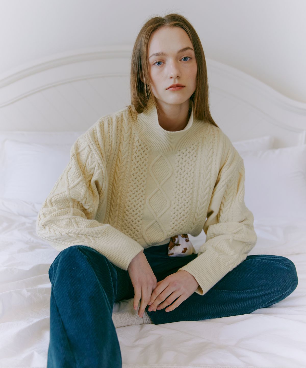 에트몽(ETMON) Turtle-Neck Cable Knit Top  Butter