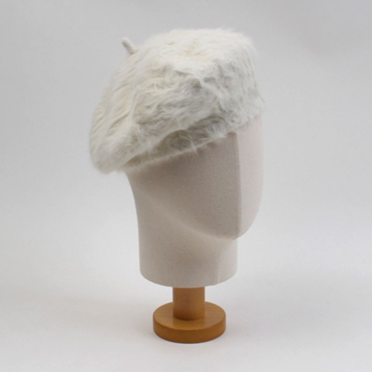 유니버셜 케미스트리(UNIVERSAL CHEMISTRY) Long Fur Ivory Beret 베레모
