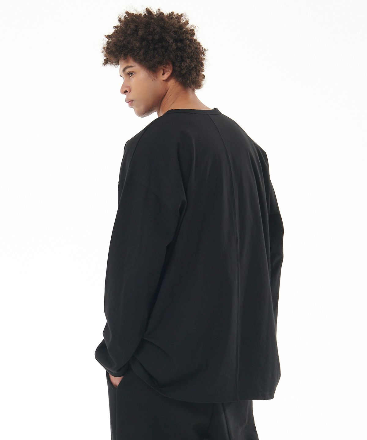 어텐션로우(ATTENTIONROW) 21FW04NM24 와이드 셋업 롱슬리브 (블랙)