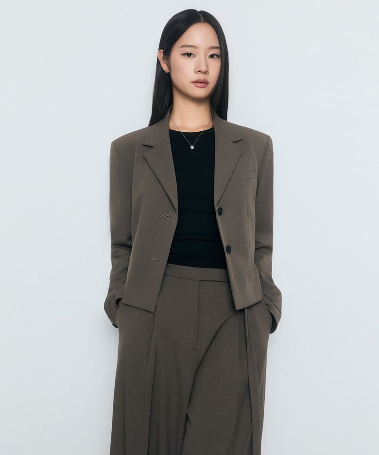 우먼즈 크롭 블레이저 [카키 브라운]