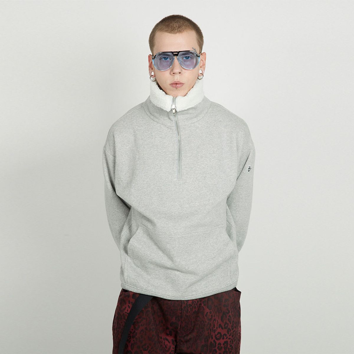 에프엠9102(FM91.02) FLEECE COLLAR HALF ZIP CREW_grey
