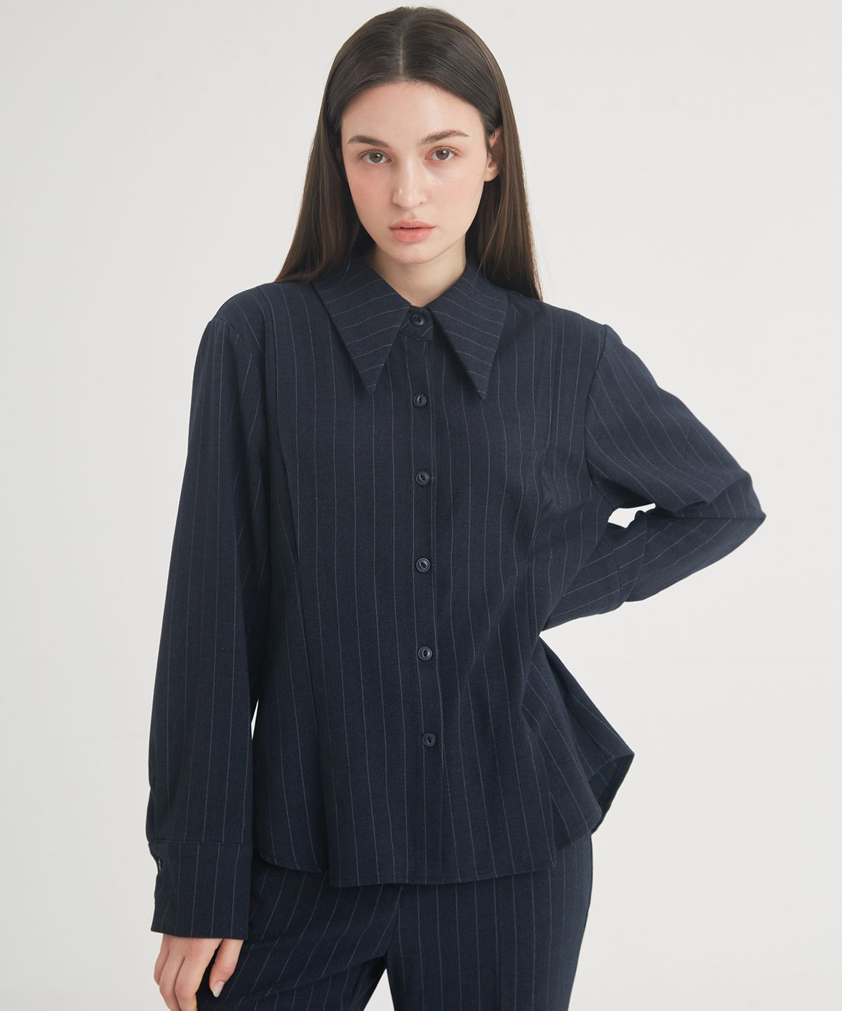 프라이하잇(THEFRHT) Wool Stripe Pintuck Shirt (Navy)