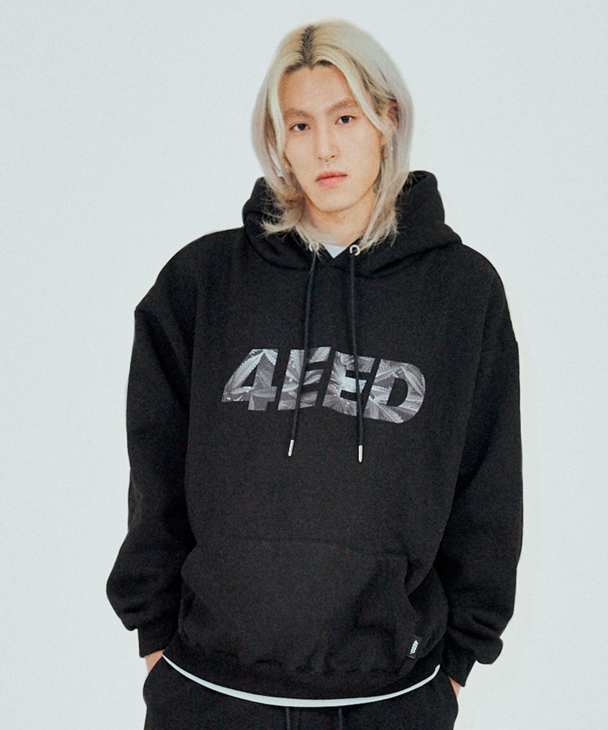 포에드클럽(4EED) 오버핏 리프 프린팅 후드 블랙
