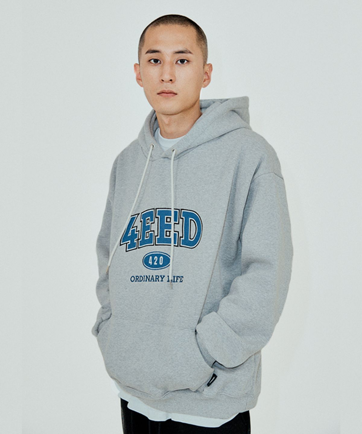 포에드클럽(4EED) 아플리케 로고 후드 그레이