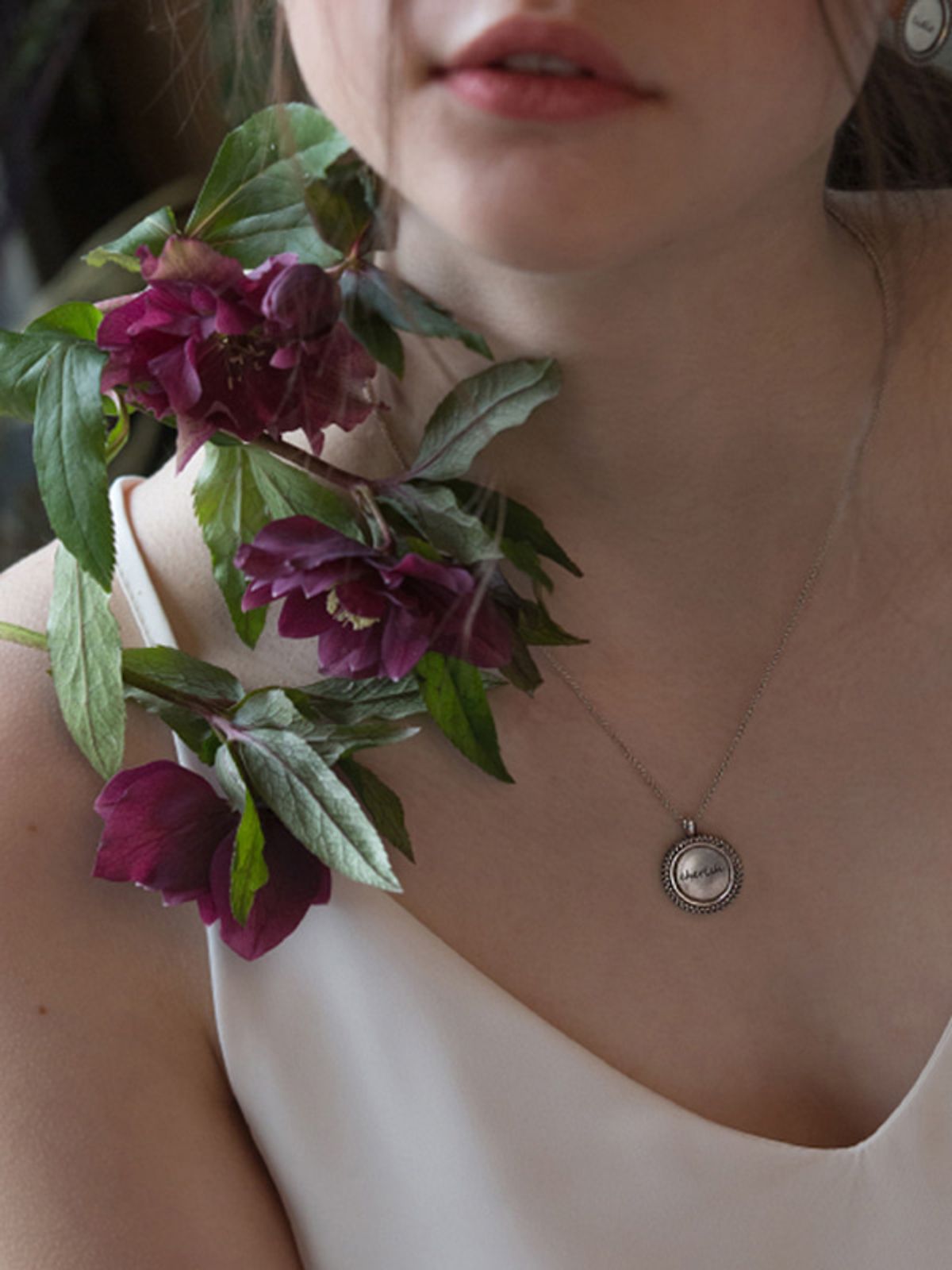 피오레(FIORE) olive coronet necklace