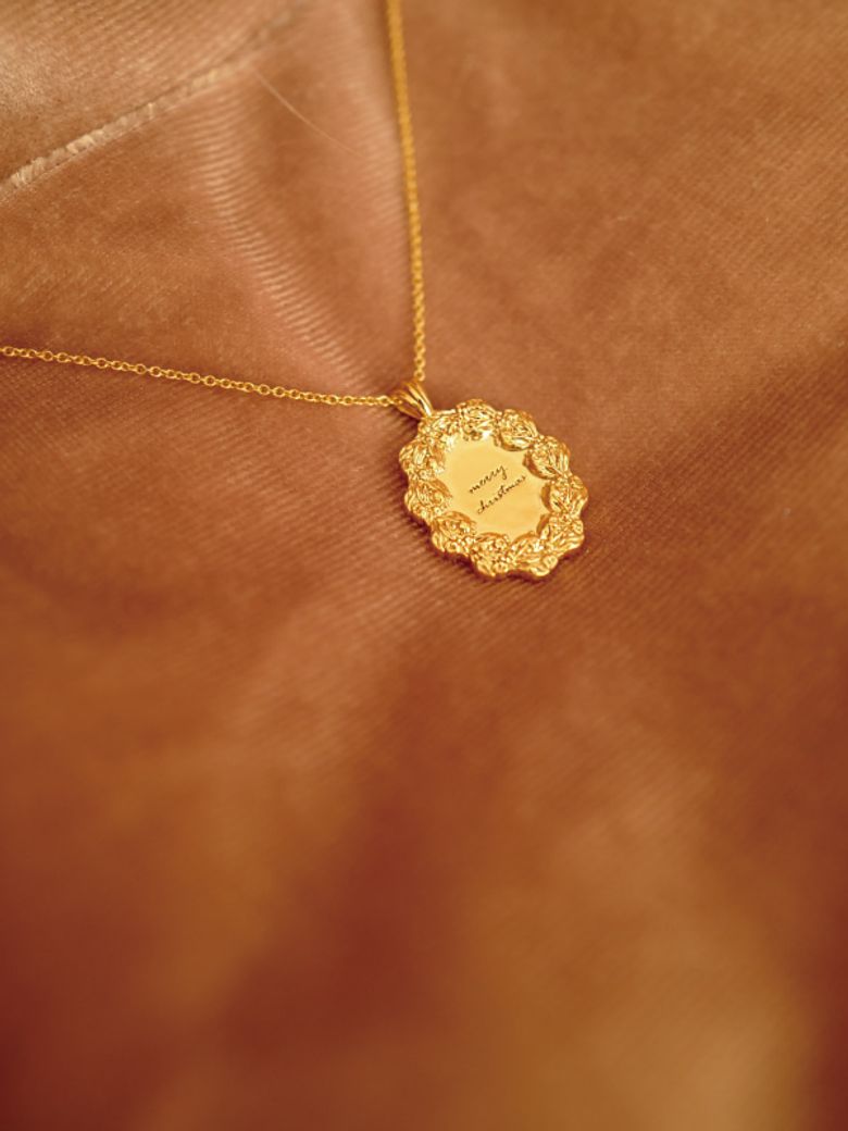 wreath necklace