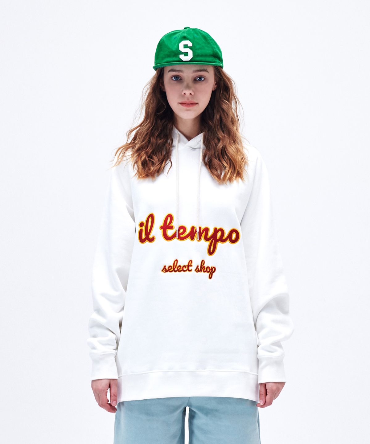 일템포셀렉샵(IL TEMPO SELECT SHOP) 레터링 오버핏 후드티 아이보리