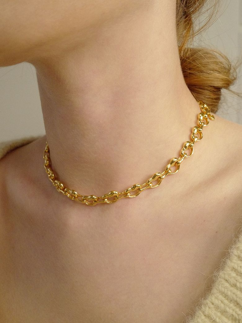 amour chain choker