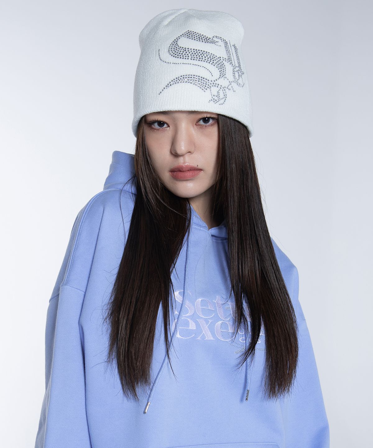 셋업이엑스이(SETUP-EXE) Crystal cubic logo Beanie [Ivory]