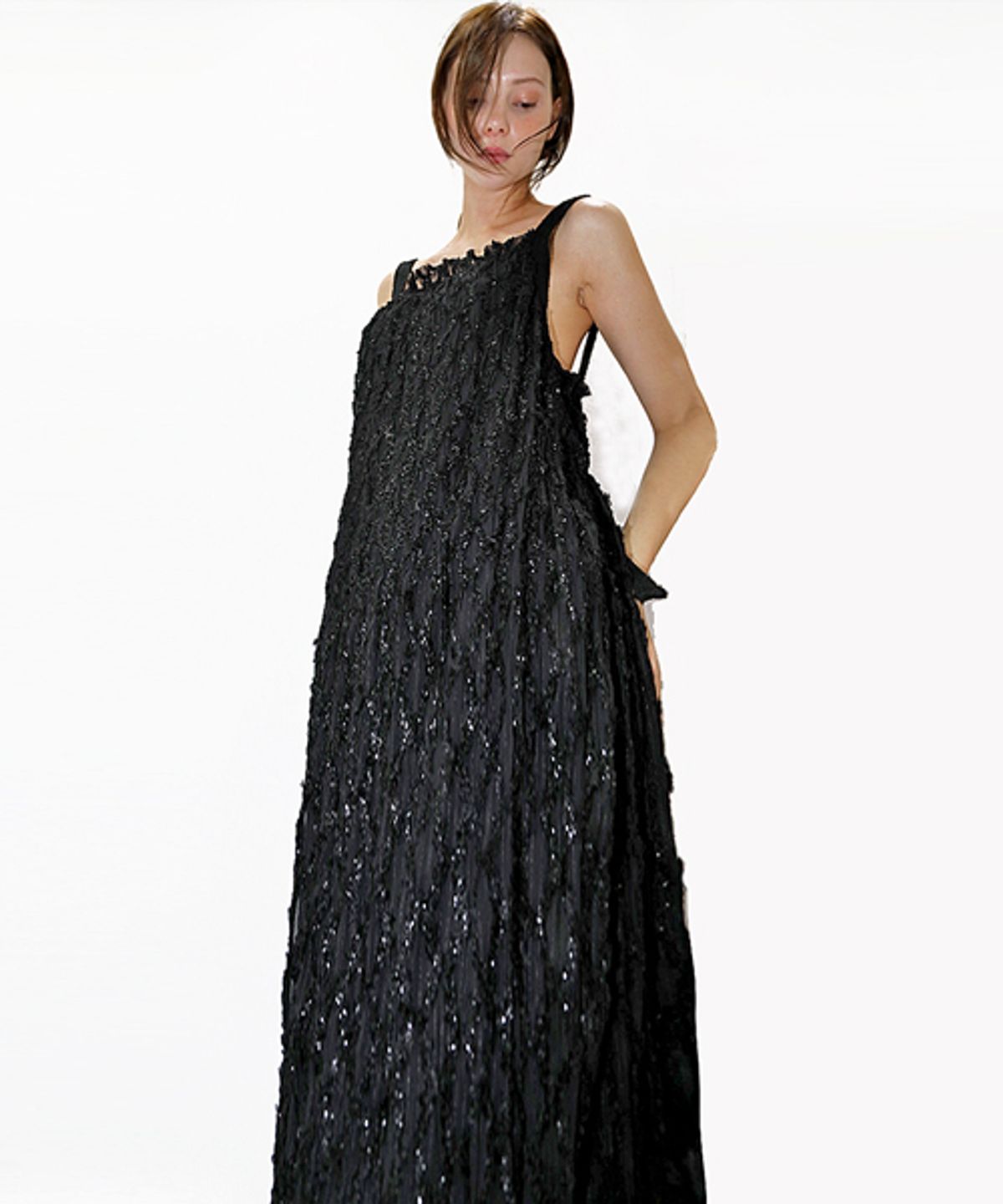 데미지니모닉(DAMAGE MNEMONIC) 주름 펄 나시 블랙 드레스_ Pleats Pearl BK dress