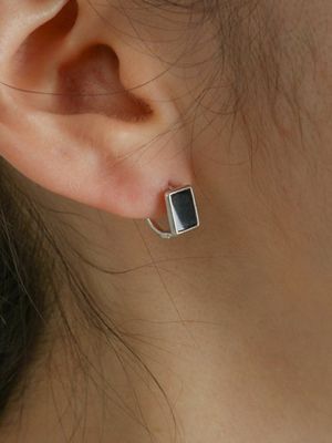 21FW 랙탱글 오닉스 원터치 실버 링귀걸이 Ie246