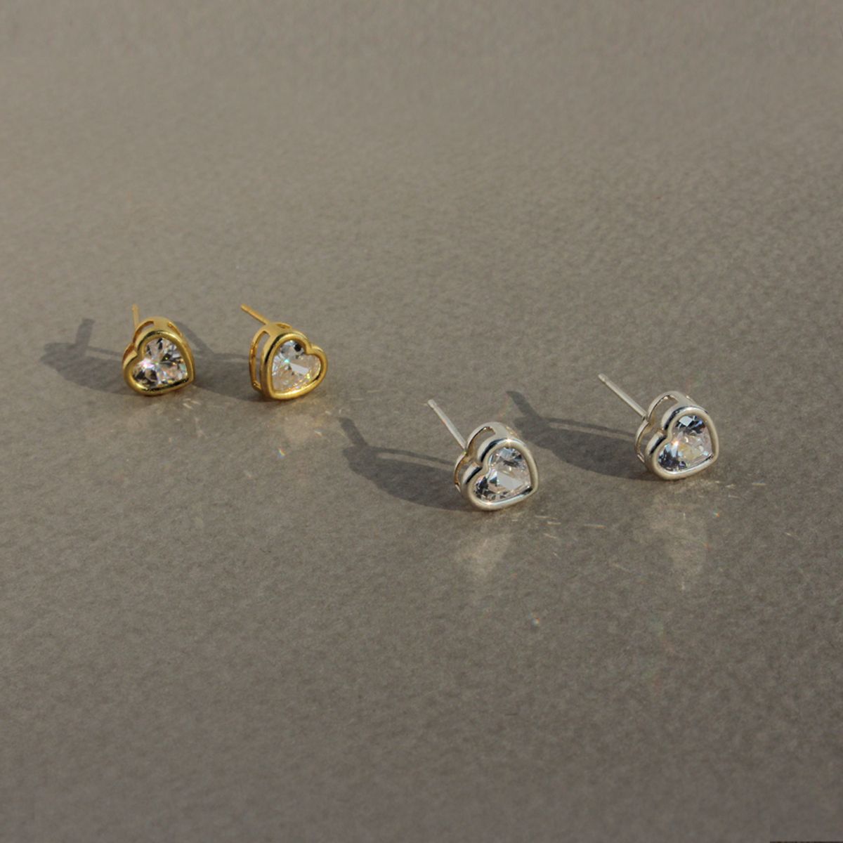 포스트루드(POSTLUDE) [SILVER] HEART CZ BEZEL SETTING E (2 COLORS)