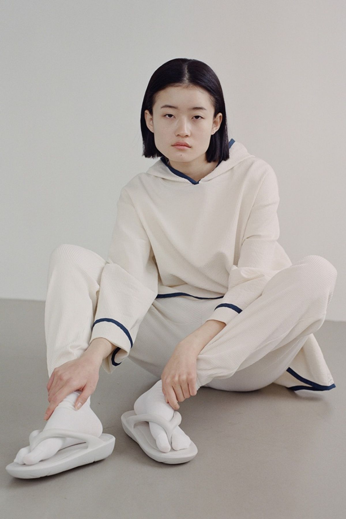 수수무(SUSUMU) LAZY TOP -ECRU