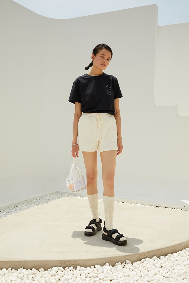 HANGANG TEE - BLACK HOLE