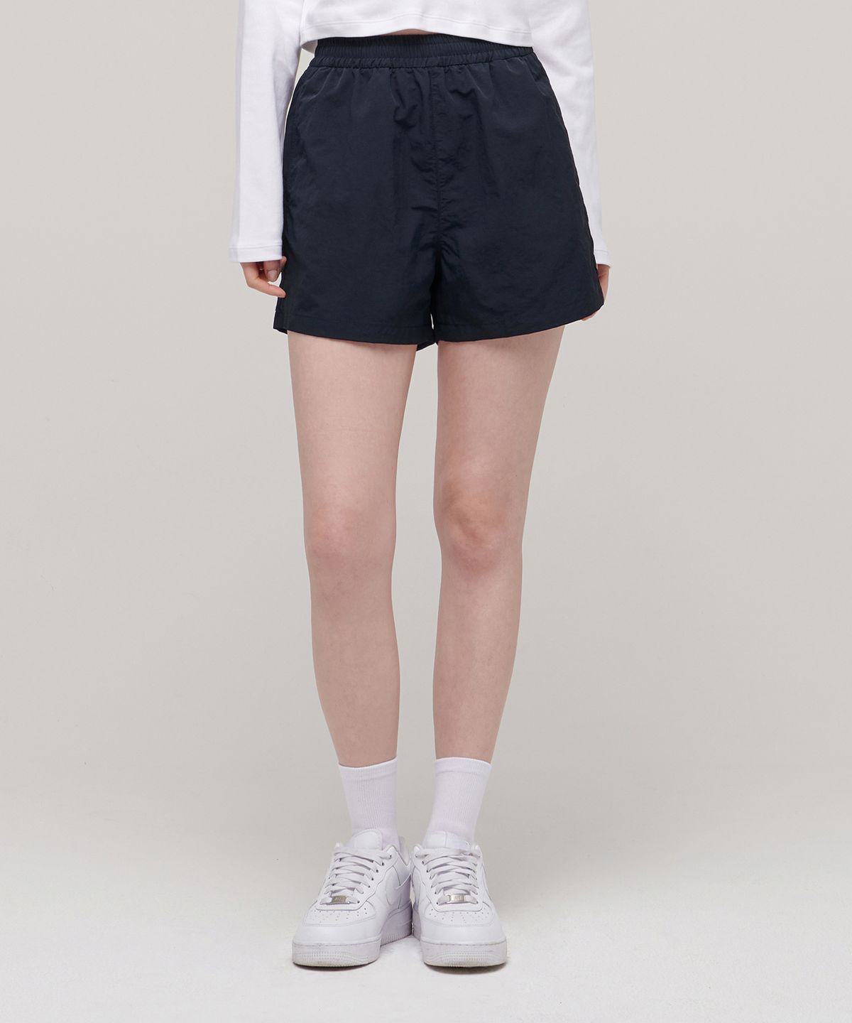무신사 스탠다드 우먼(MUSINSA STANDARD WOMAN) 우먼즈 나일론 밴딩 쇼츠 [네이비]