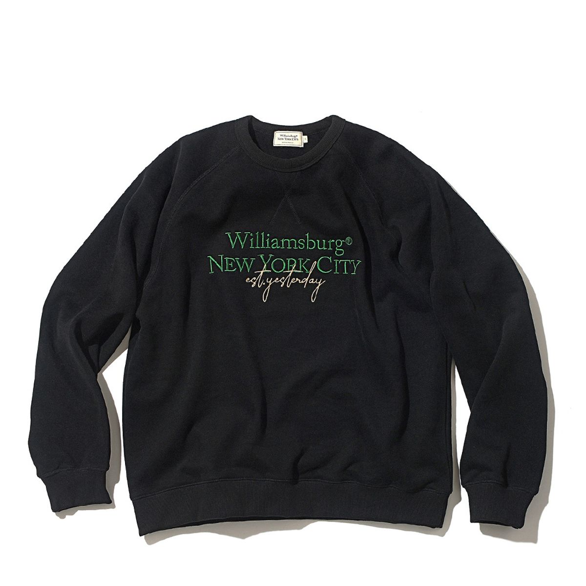 윌리엄스버그 뉴욕시티(WILLIAMSBURG NEWYORK CITY) Lettering Logo Brushed Sweat Shirt_Black