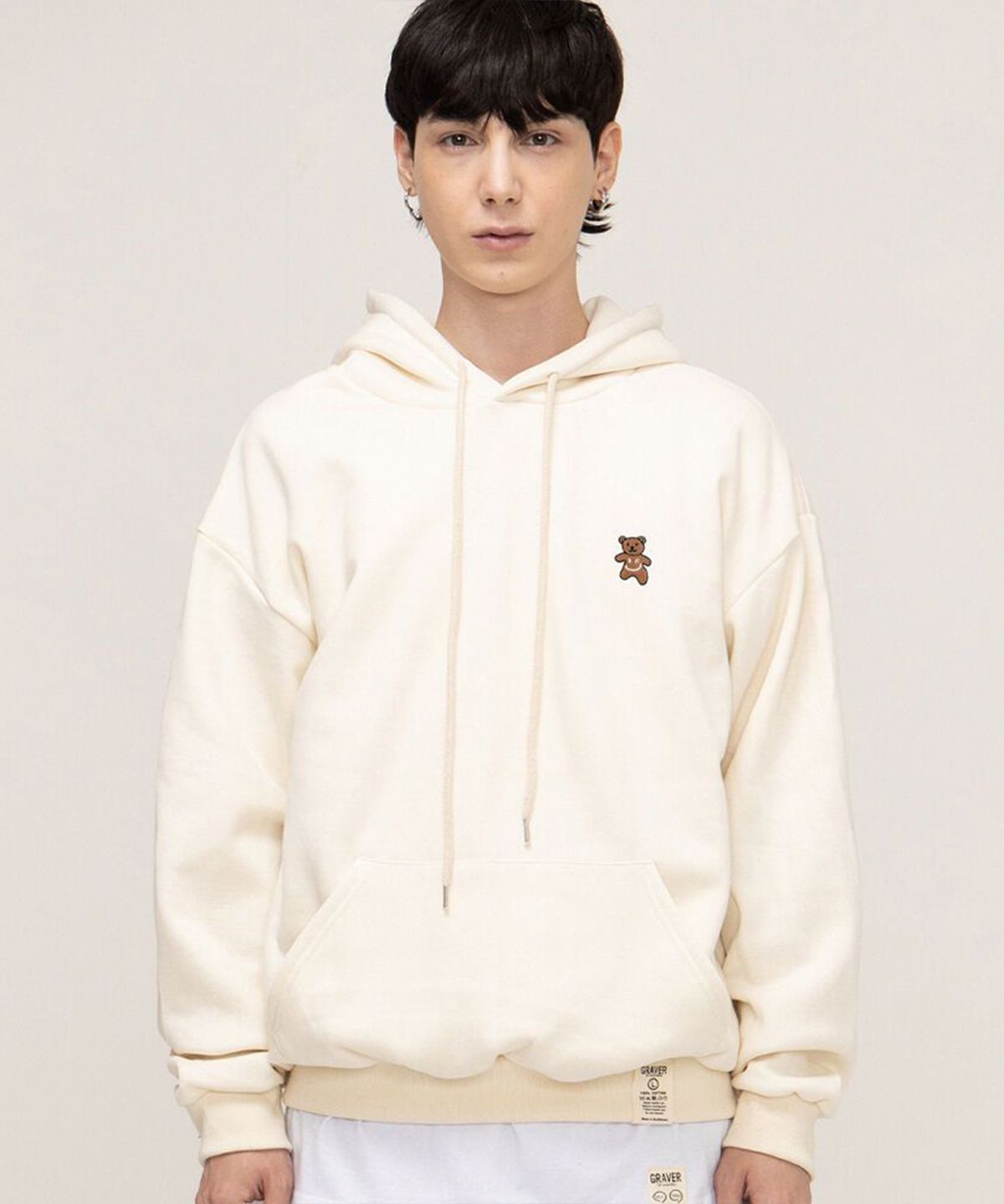 그레이버(GRAVER) [UNISEX]스몰 베어 자수 스마일 후드티_크림