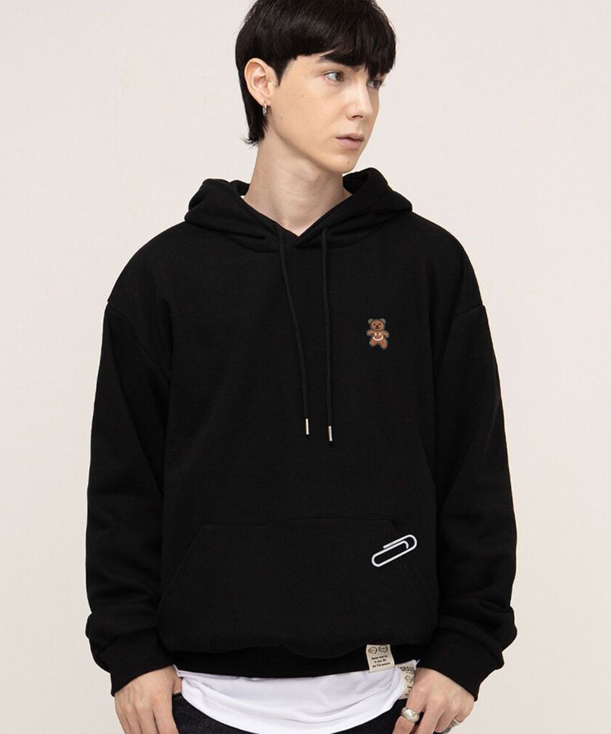 그레이버(GRAVER) [UNISEX]스몰 베어 자수 스마일 후드티_블랙