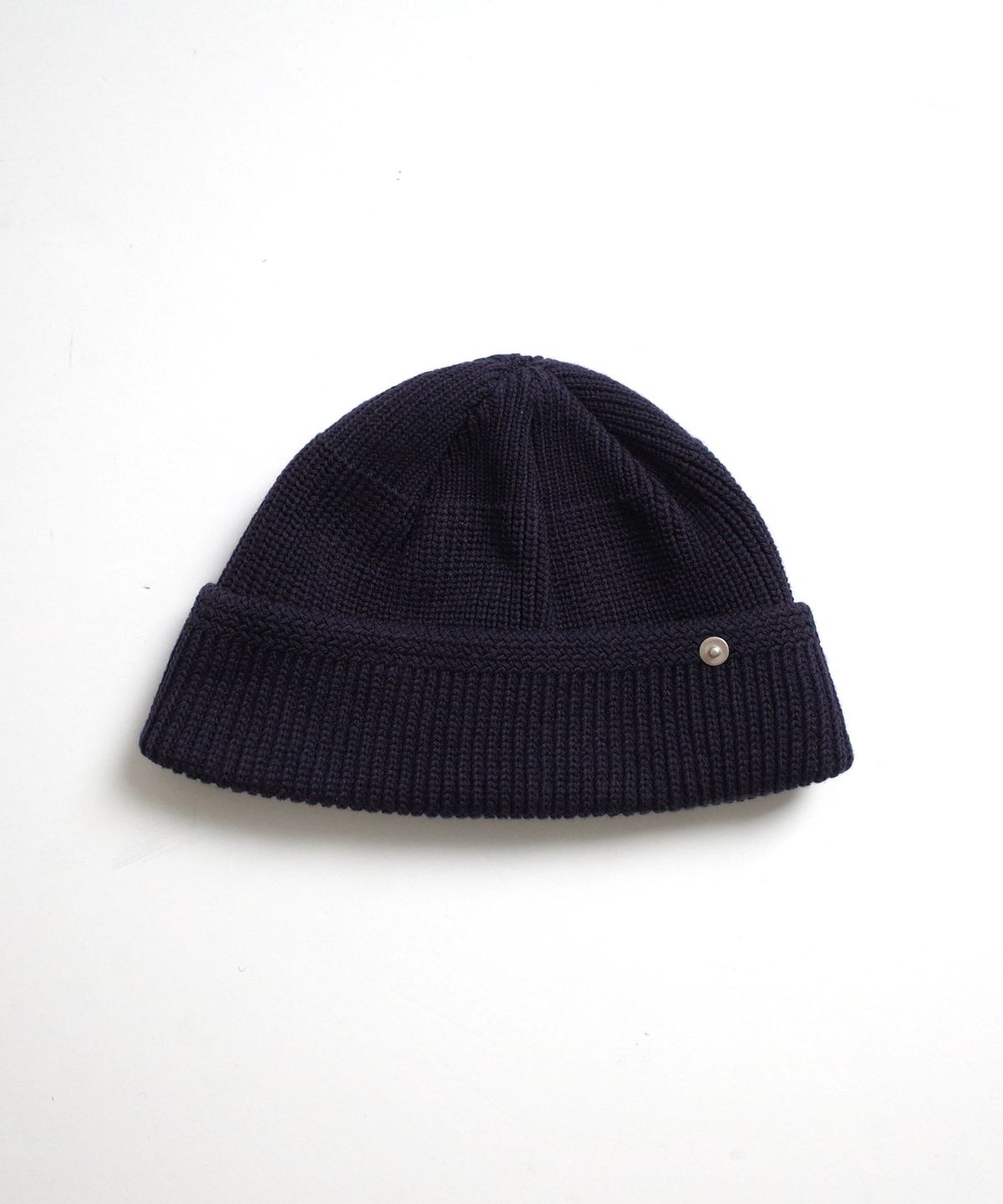 위해브어테일(WE HAVE A TAIL) RIVET WATCH CAP (NAVY)