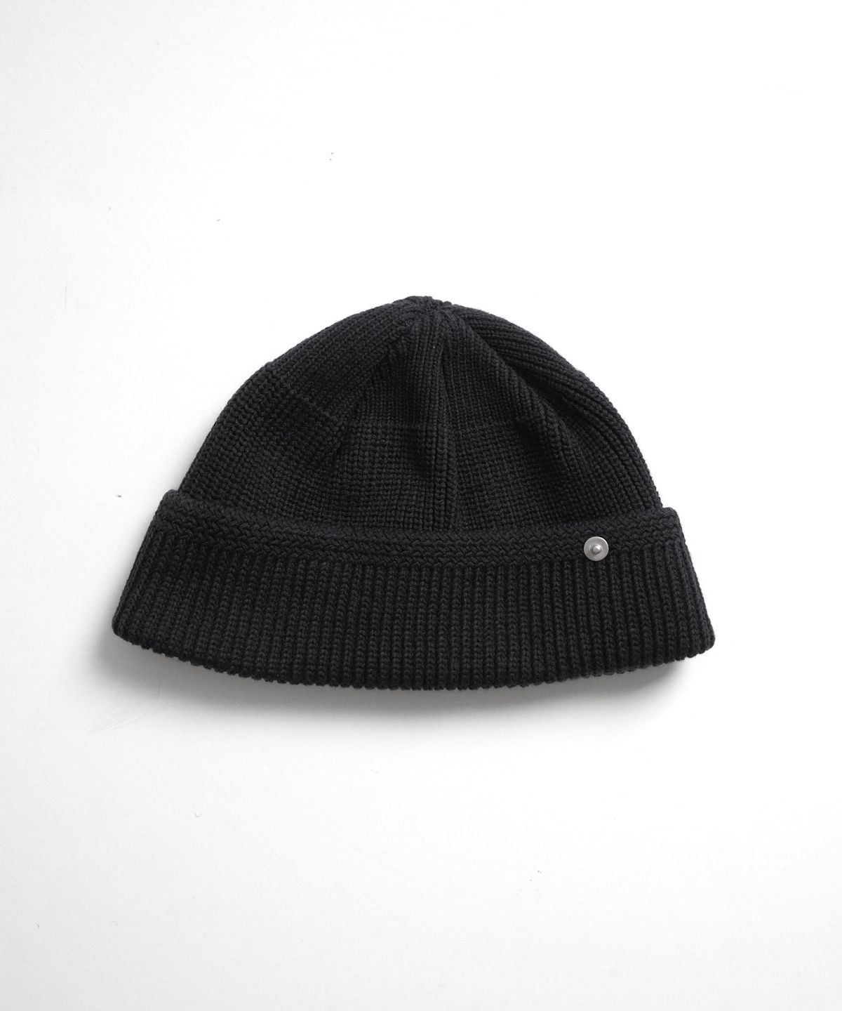 위해브어테일(WE HAVE A TAIL) RIVET WATCH CAP (BLACK)