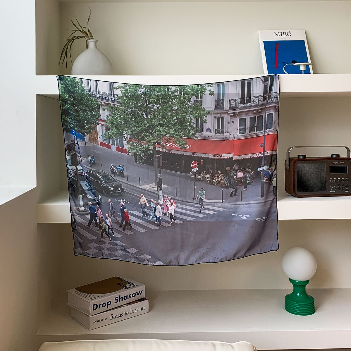 멜팅스튜디오(MELTING STUDIO) 느긋한 오후의 기록 인테리어 패브릭 쉬폰 포스터  / 15번 Promenade Plantee Paris(90-74cm)