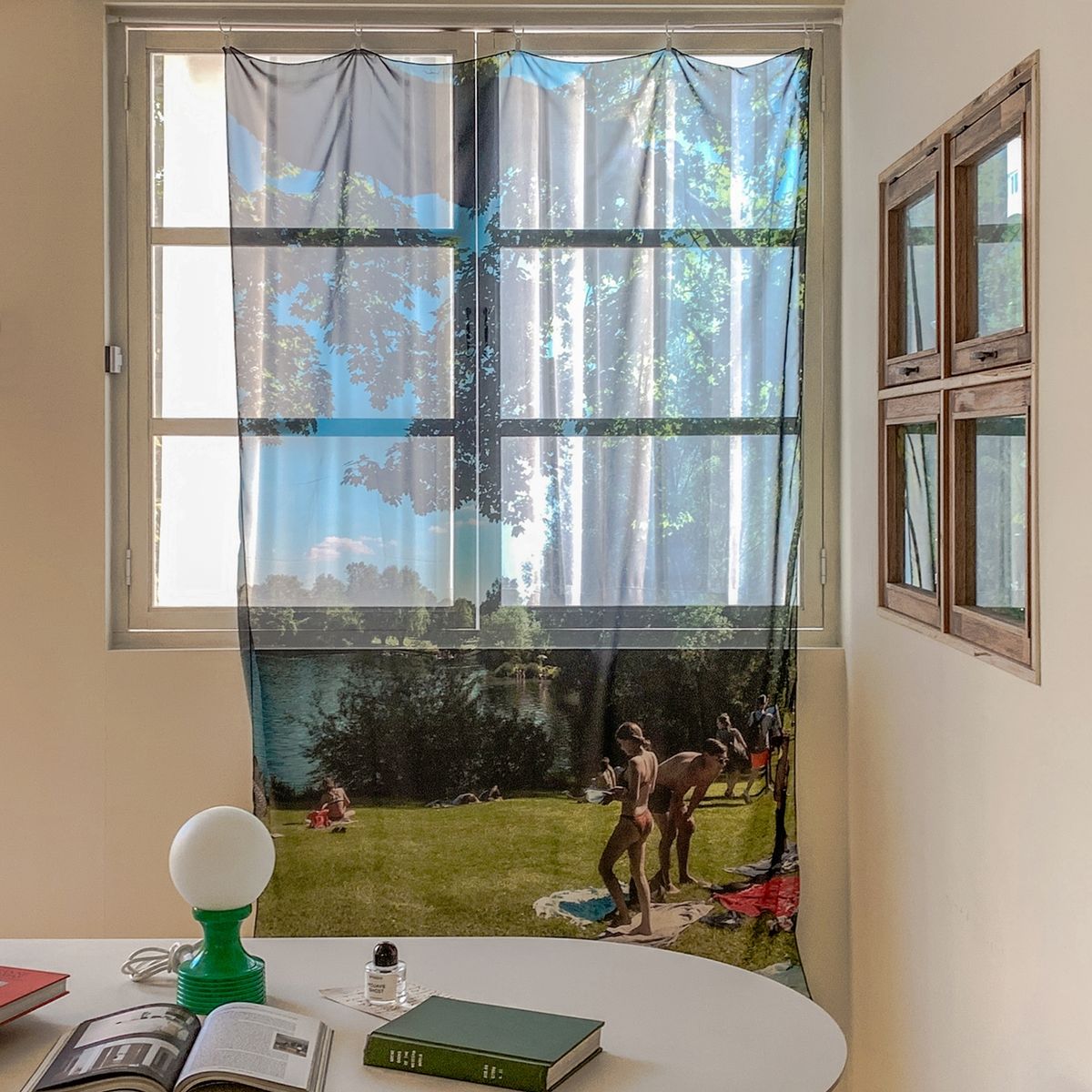 멜팅스튜디오(MELTING STUDIO) 느긋한 오후의 기록 인테리어 패브릭 쉬폰 포스터  / 81번 Small lake Neu-Ulm #2(142-225cm)