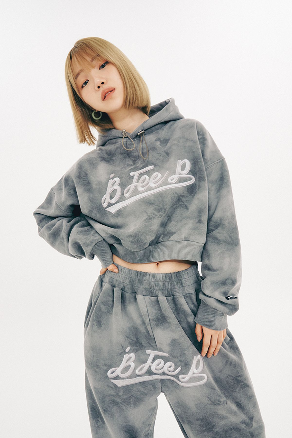 비피피(BFEEP) big logo crop hoodie_charcoal(기모버전)