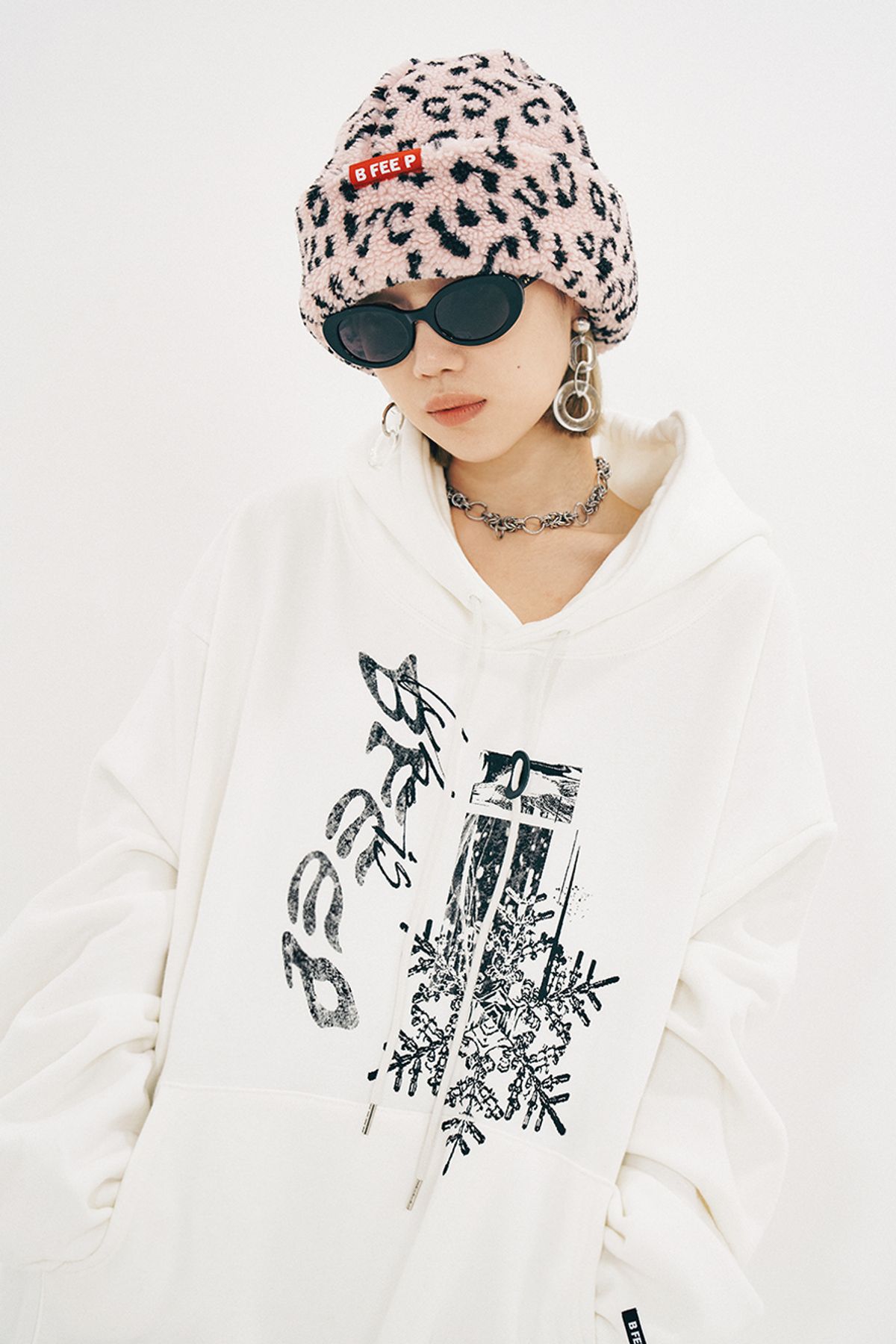 비피피(BFEEP) frozen hoodie(unisex)양기모 _ white