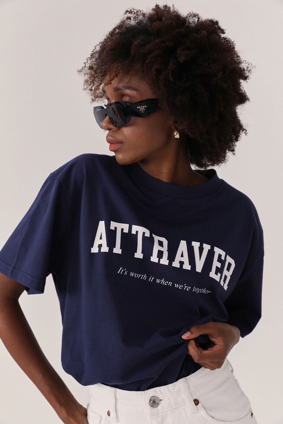 아뜨라베르(ATTRAVER) 베르 네이비 티셔츠
