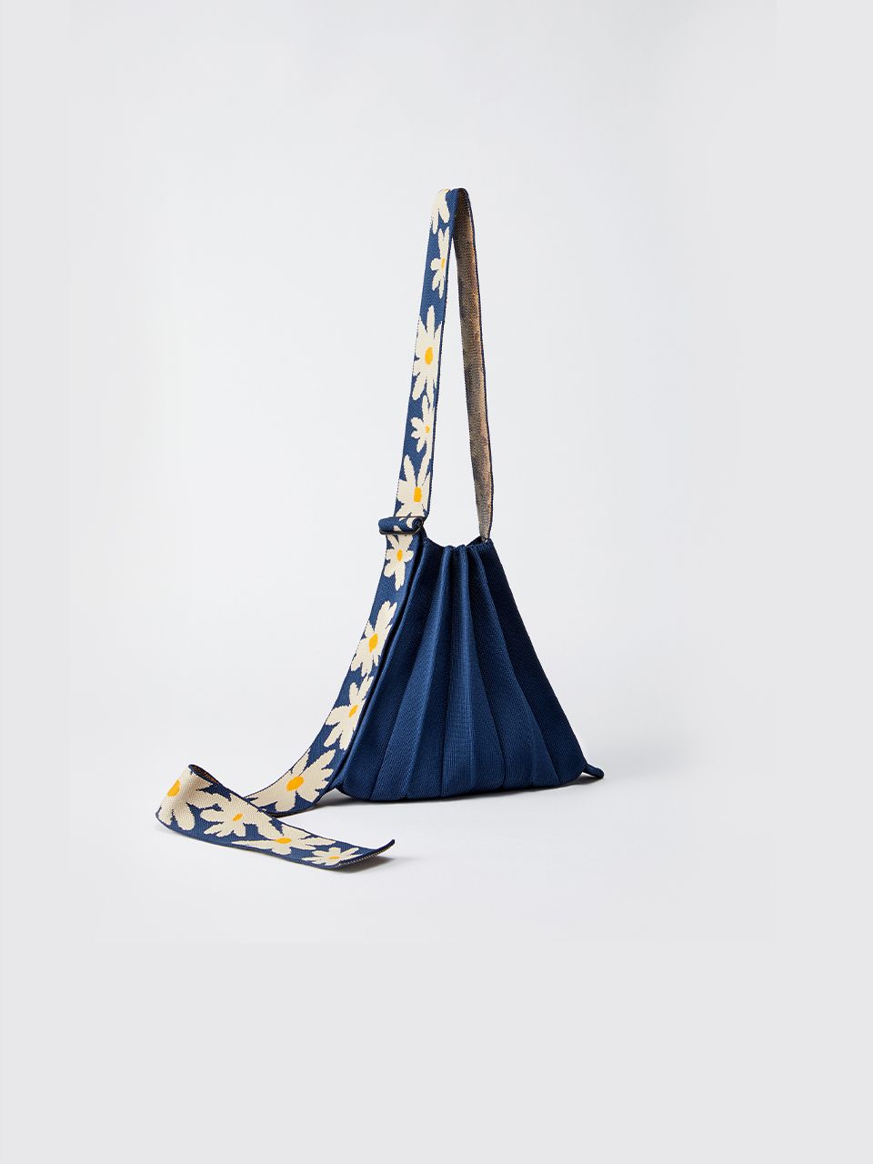MUSINSA | JOSEPH AND STACEY Lucky Pleats Knit Daisy Wing