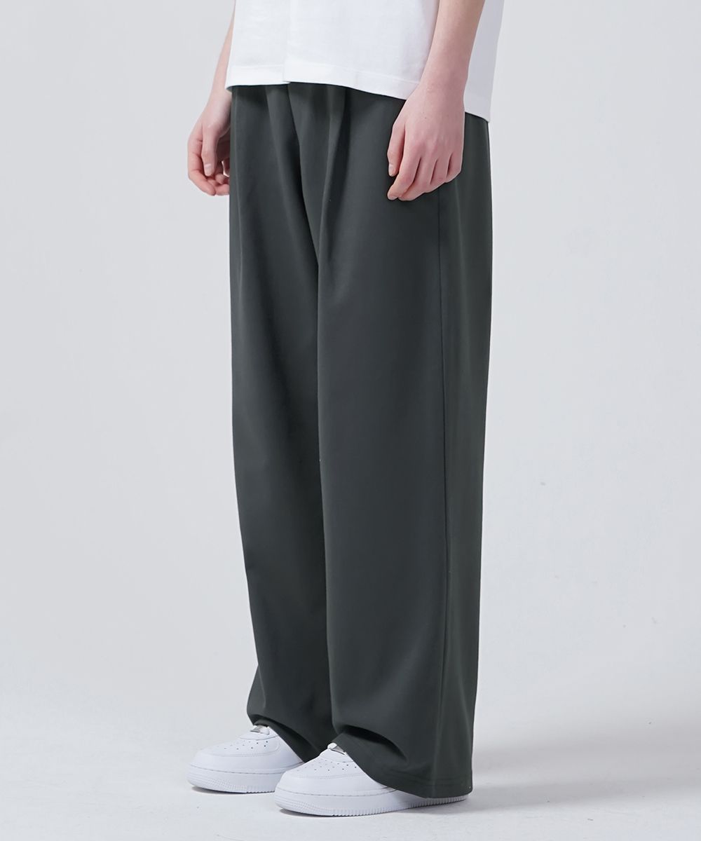 MUSINSA | GAKKAI UNIONS SINGLE PLEATED WIDE SWEATPANTS CHARCOAL