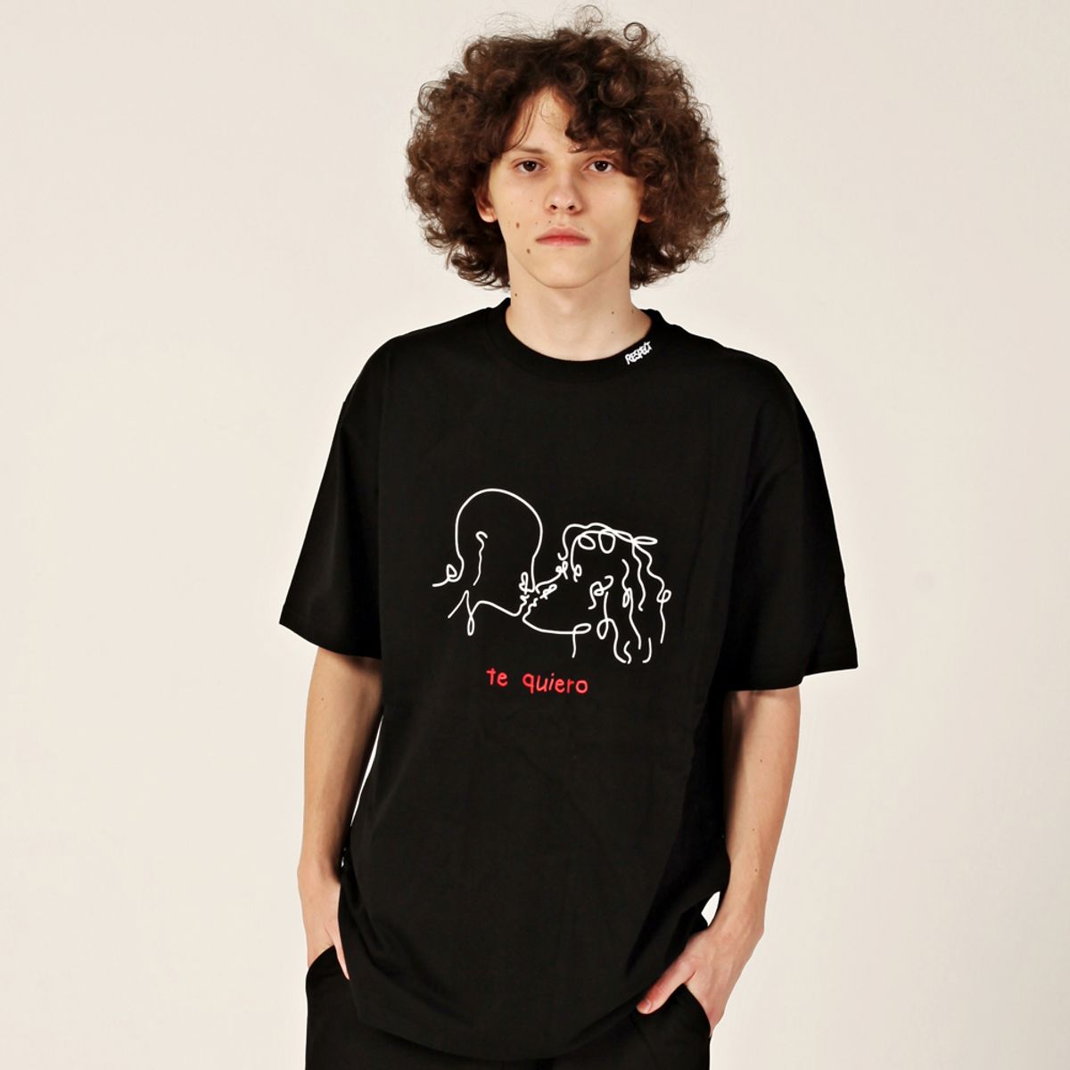 리스펙트(RESPECT) kiss tee (Black)