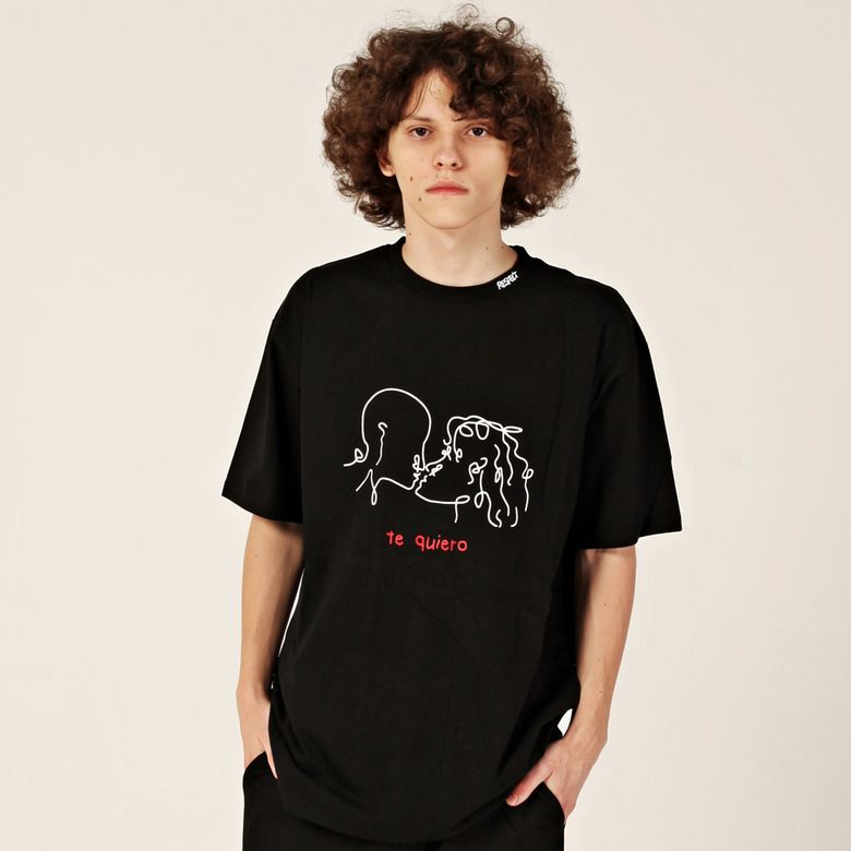 kiss tee (Black)