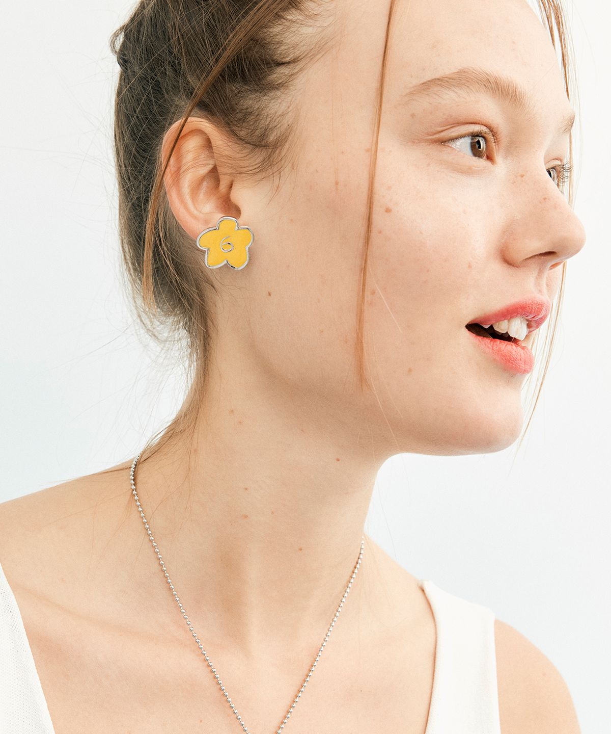 준준스페이스(JUNEJUNE SPACE) June Flower Earring_Yellow(플라워 귀걸이_옐로우)