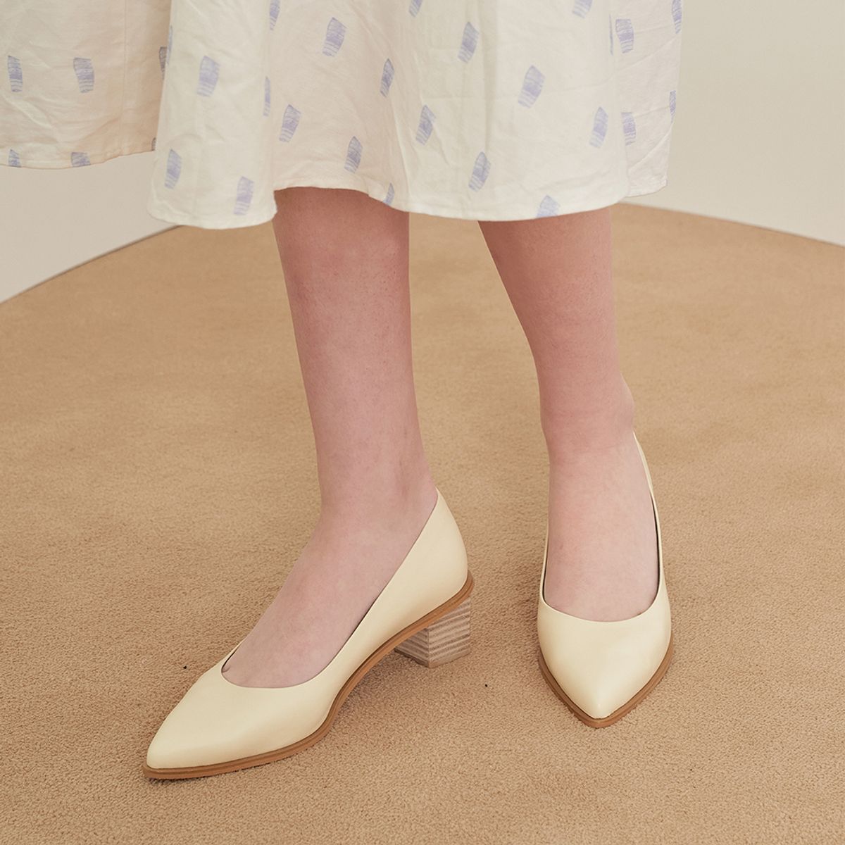 케리제이드(KERRIJADE) Wood Pumps_Ivory