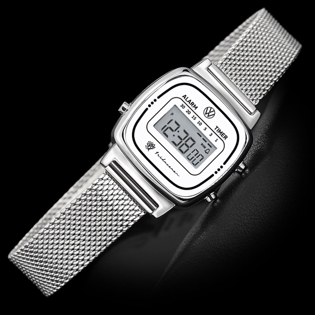 폭스바겐 와치(VOLKSVAGEN WATCH) 탄생화 레트로 디지탈 메쉬밴드 전자시계 화이트