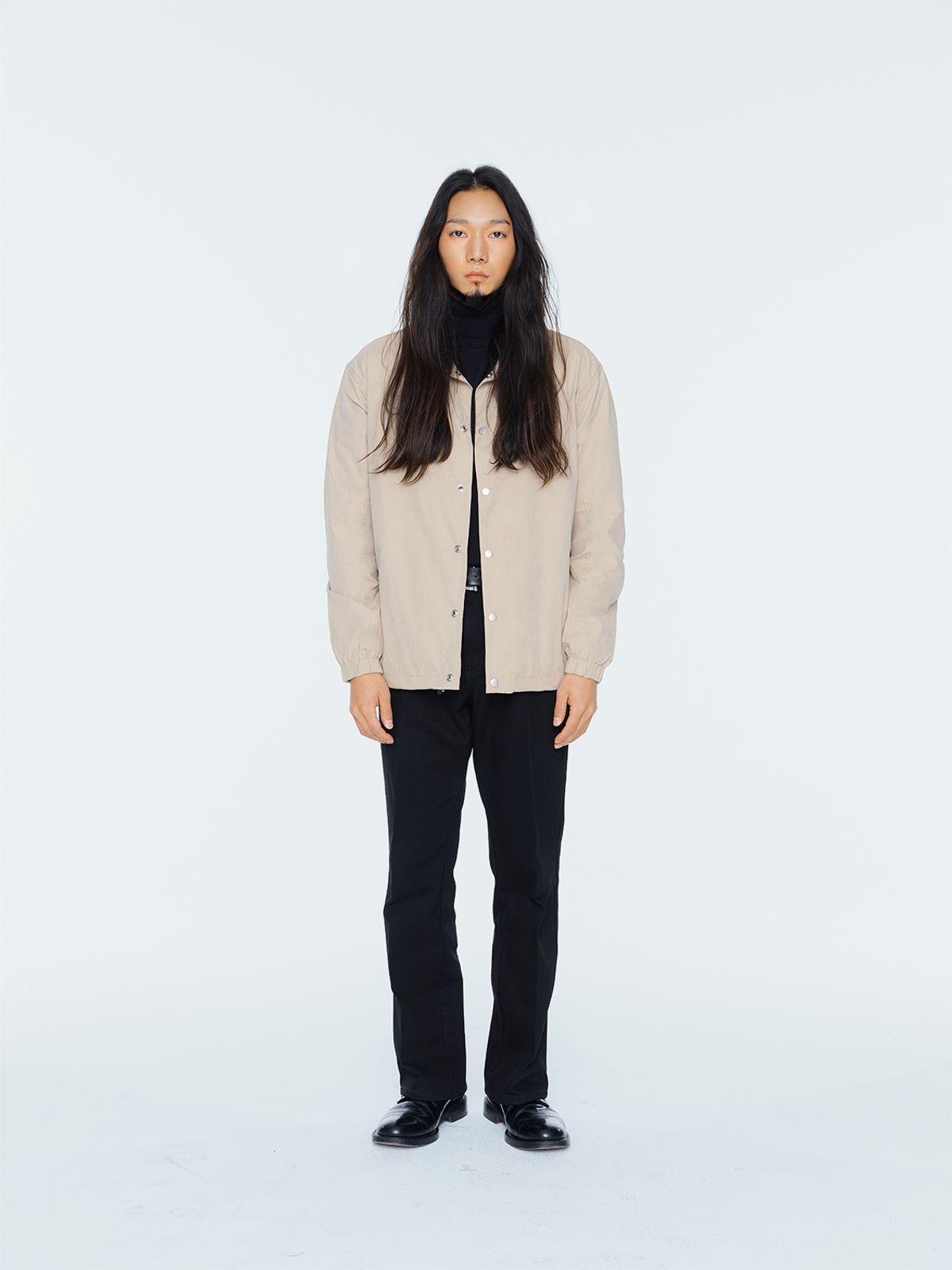쿤타치(KUNTACH) BRITISH BEIGE COACH JACKET with embroidered logo