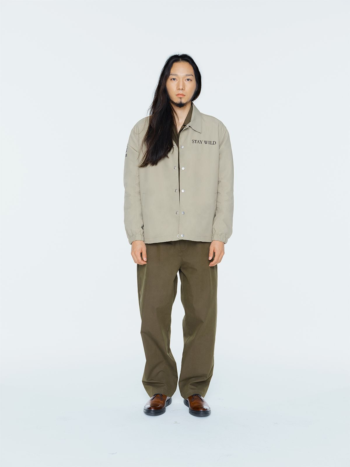 쿤타치(KUNTACH) BERLIN BEIGE COACH JACKET with embroidered logo