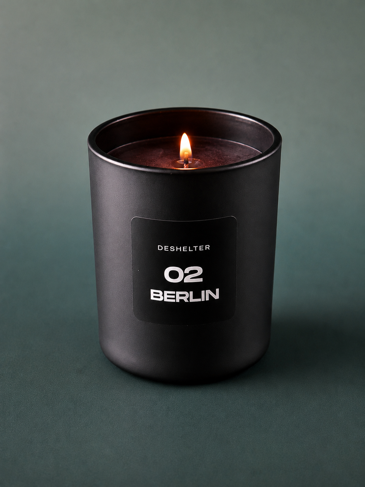 디쉘터(DESHELTER) edition 02 BERLIN 7oz ﻿화이트스웨이드, 시더우드향 소이캔들