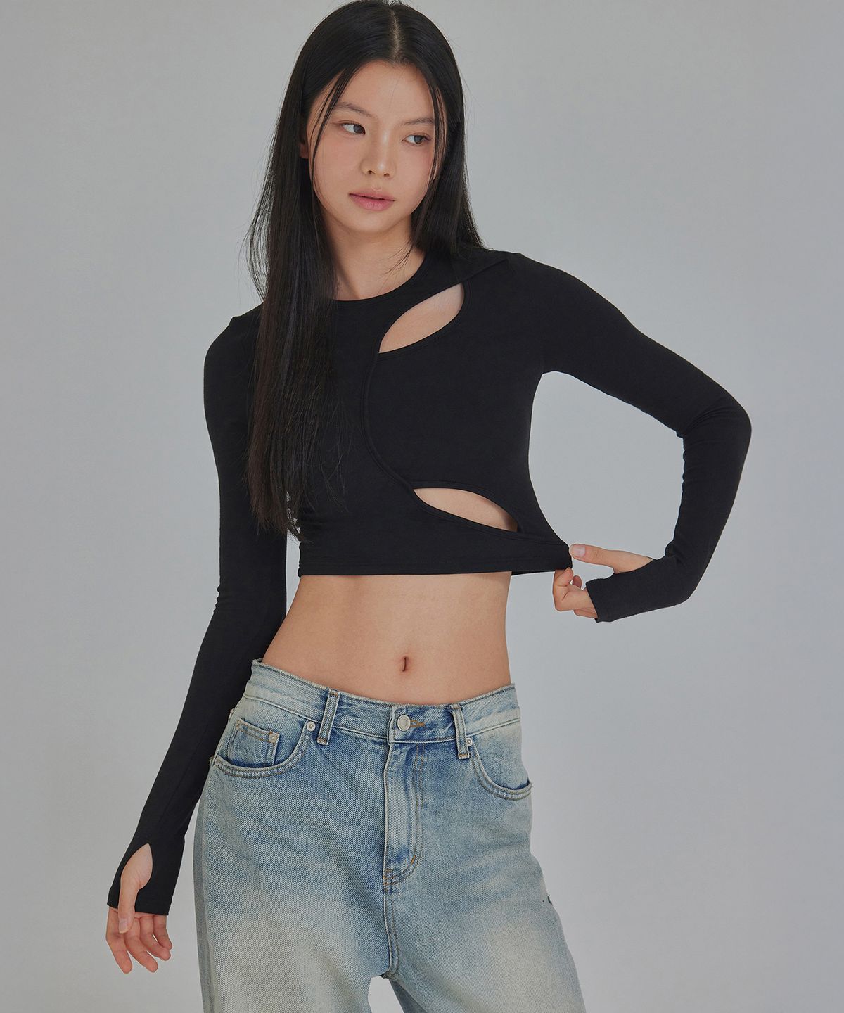 탑걸(TOPGIRL) TWO WAY CUT OUT LONG SLEEVE TOP_T216TP115