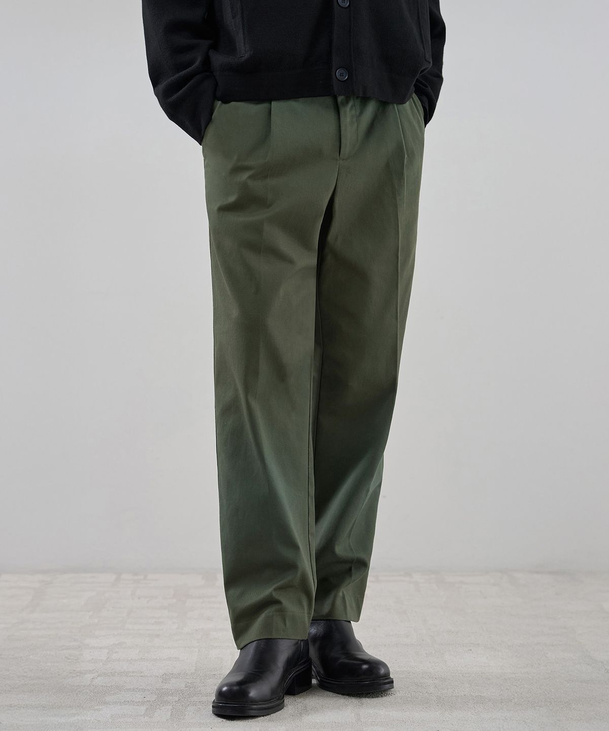 드로우핏(DRAW FIT) 테이퍼드 밴딩 치노 팬츠 [KHAKI]