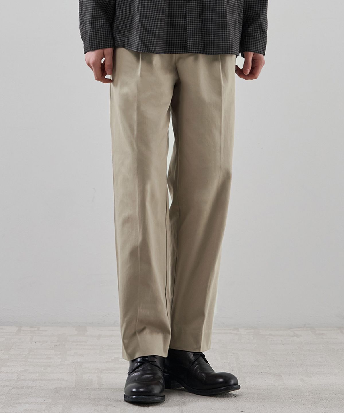 드로우핏(DRAW FIT) 테이퍼드 밴딩 치노 팬츠 [L.BEIGE]