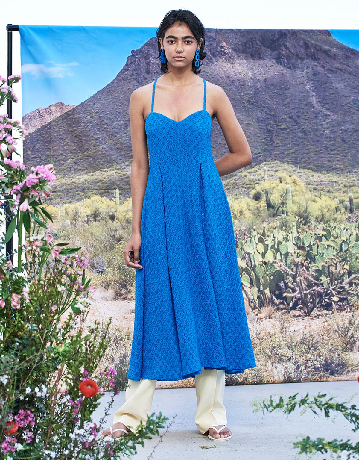 워브먼트(WOVEMENT) Flower Pattern Sleeveless Dress - Blue