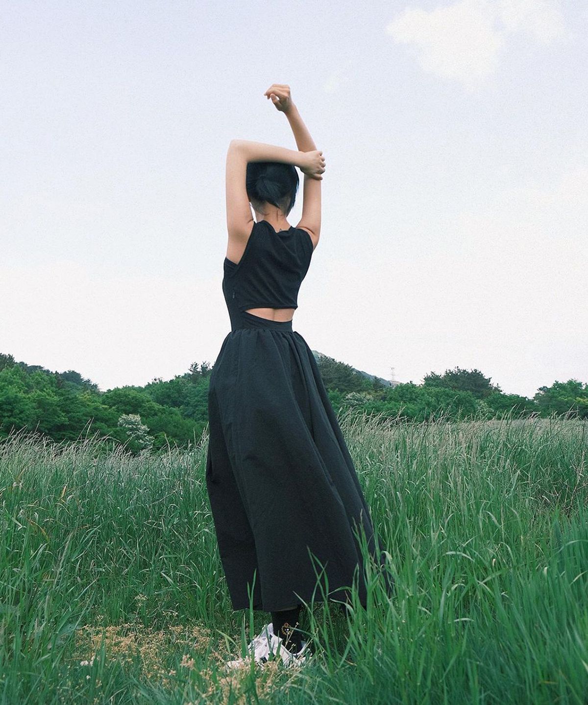 워브먼트(WOVEMENT) Tulle Sleeveless Maxi Dress - Black