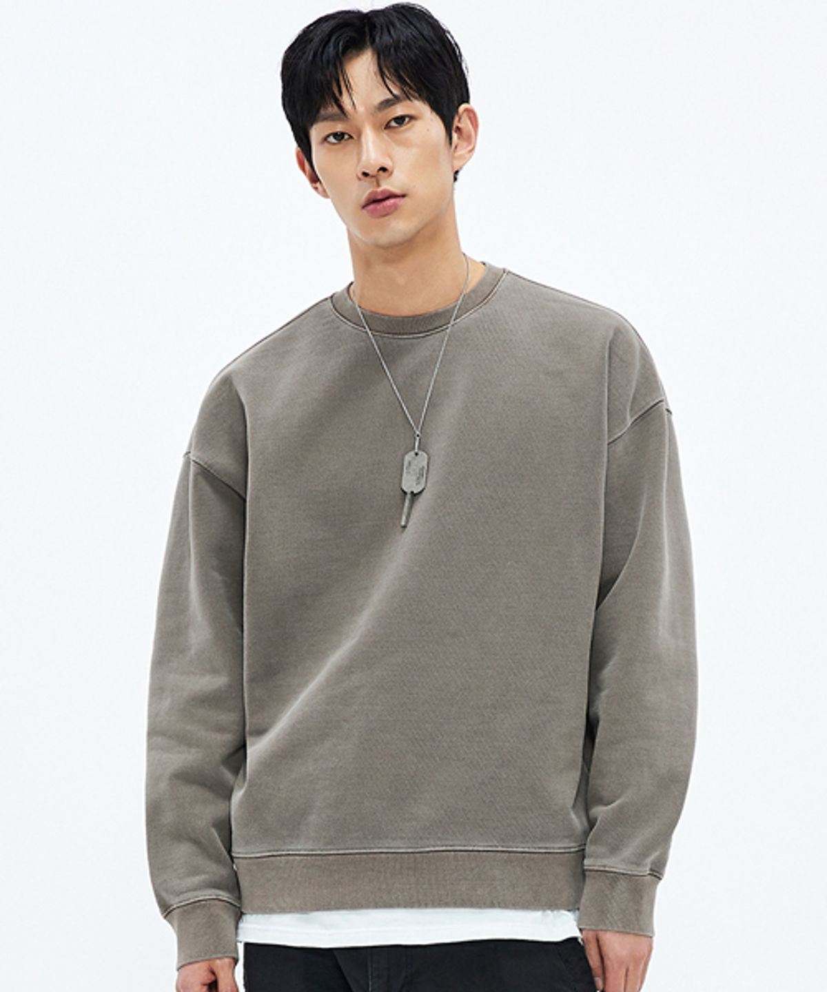 소버먼트(SOVERMENT) 980G 피그먼트 맨투맨-탄 브라운-