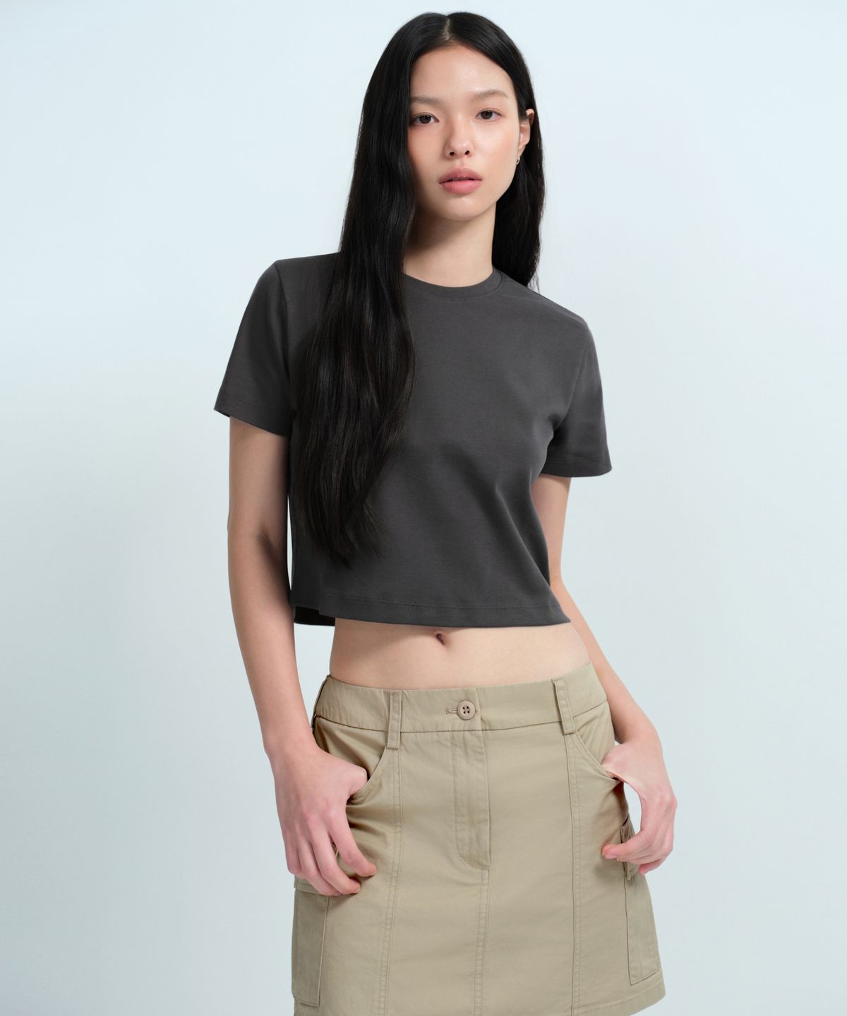 무신사 스탠다드 우먼(MUSINSA STANDARD WOMAN) 우먼즈 크루 넥 크롭 티셔츠 [다크 그레이]