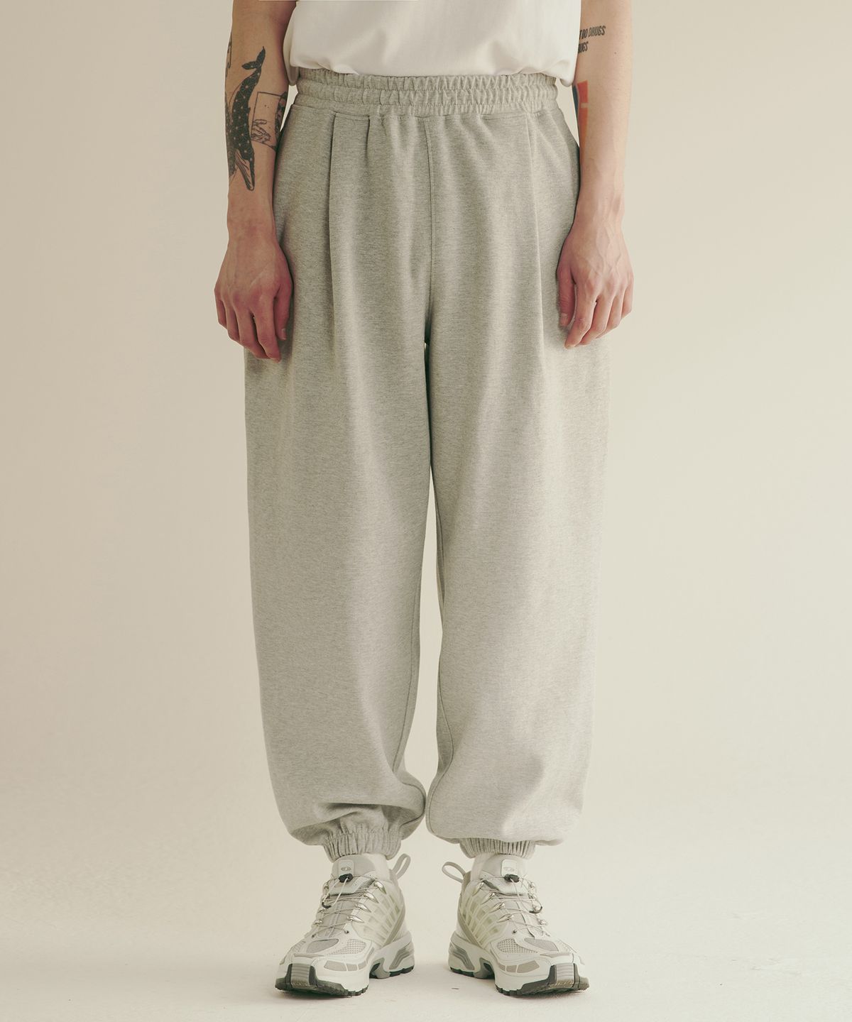 제로(XERO) Deep One Tuck Jogger Sweat Pants [Grey]