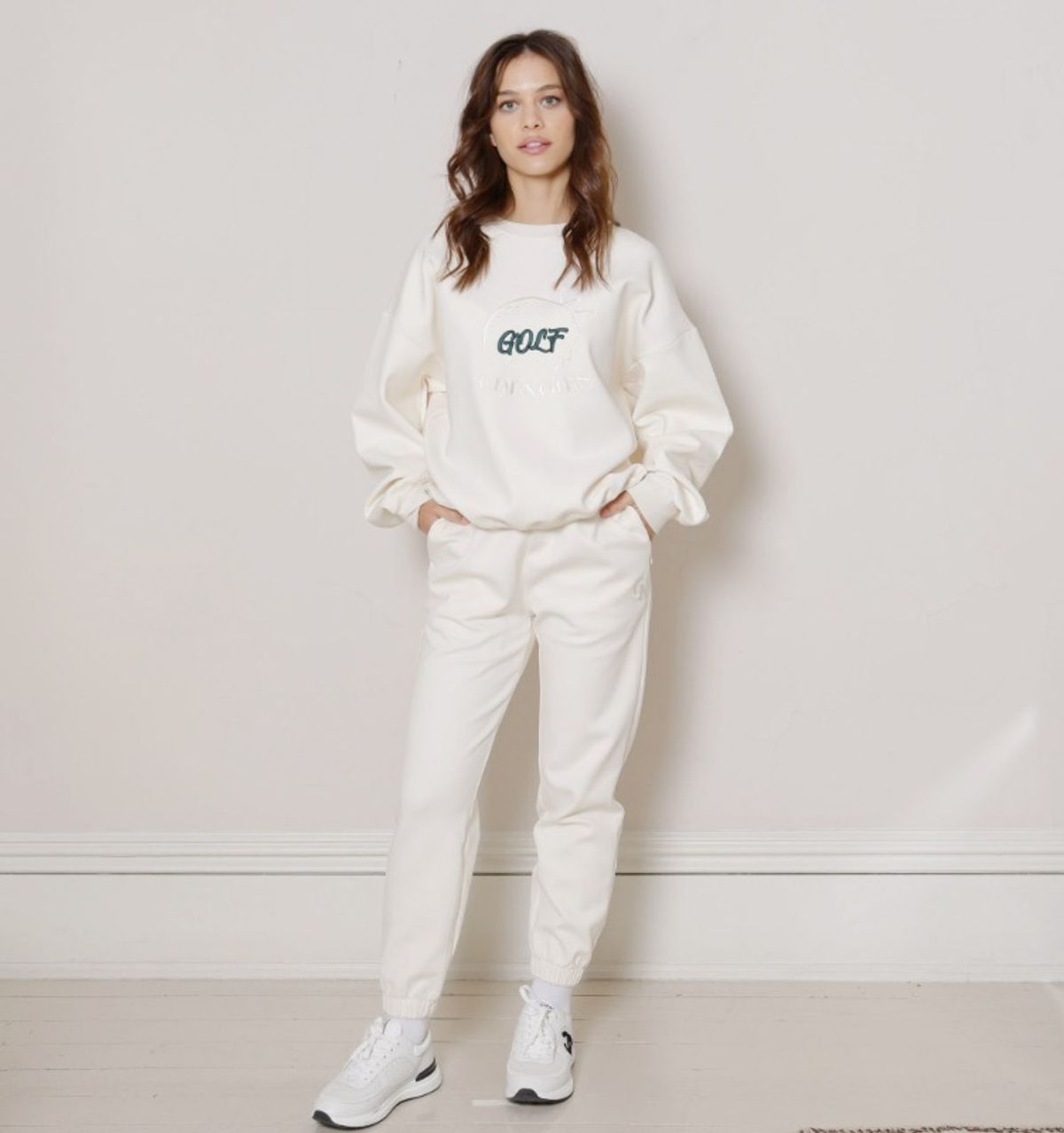 씨드느와(C DE NOIRS) WOMEN THE LOOSE-FIT SWEAT PANTS (IVORY)