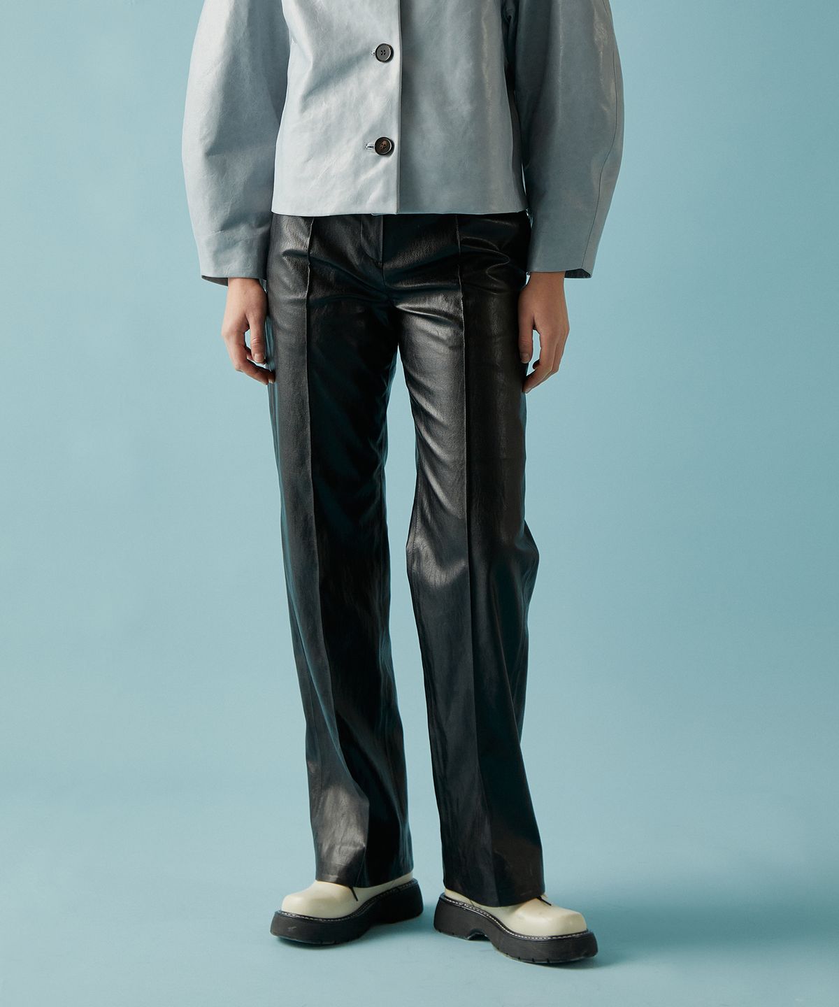 핀블랙(PINBLACK) LEATHER STRAIGHT PANTS BLACK