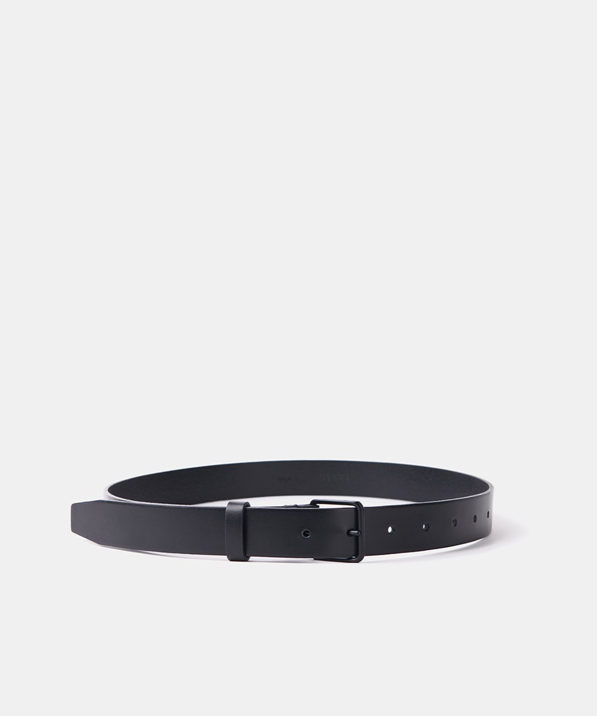 르바(LEVAR) Signature Square Leather Belt - Black